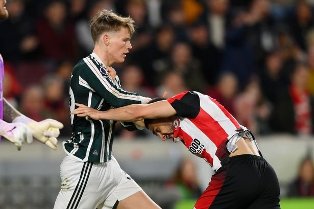 Neal Maupay aims ‘desperate’ dig at Manchester United midfielder Scott McTominay