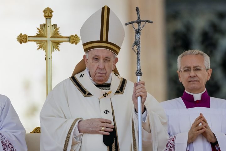 Pope Francis to lead Easter Vigil after skipping Good Friday for his health