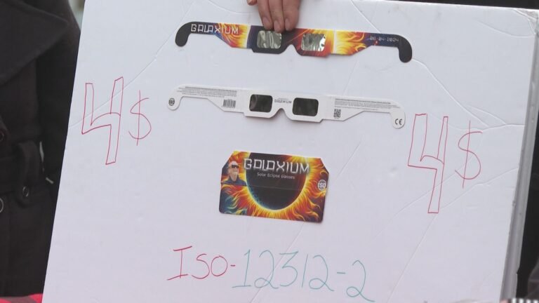 Quebec teen sells eclipse glasses to help people in need