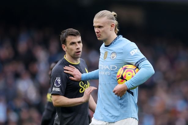 ‘Do anything’ – What Seamus Coleman did before Erling Haaland missed Man City penalty vs Everton