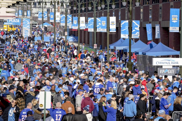 Bills, Lions Super Bowl chase a treat for Canadian NFL fans. How much are tickets?