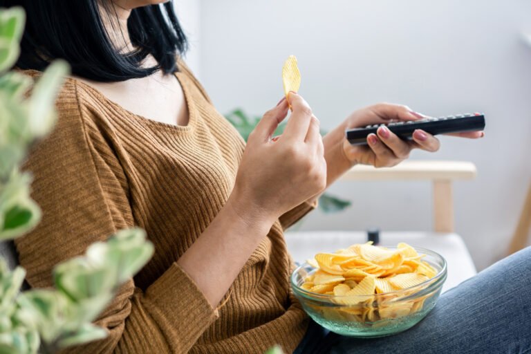 Eating while watching screens — any screens — means eating more: study