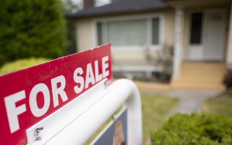 Canadians facing mortgage renewal anxiety about monthly payments: survey