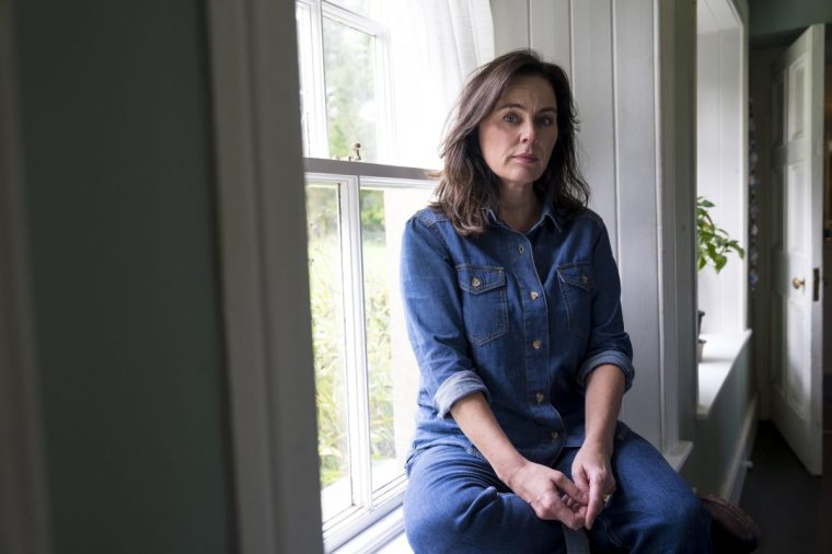 The Cuckoo S1 ep1 - Sian (Jill Halfpenny) Cuckoo TV Still Channel 5