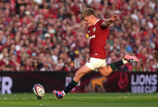 British and Irish Lionsâ Fin Smith converts