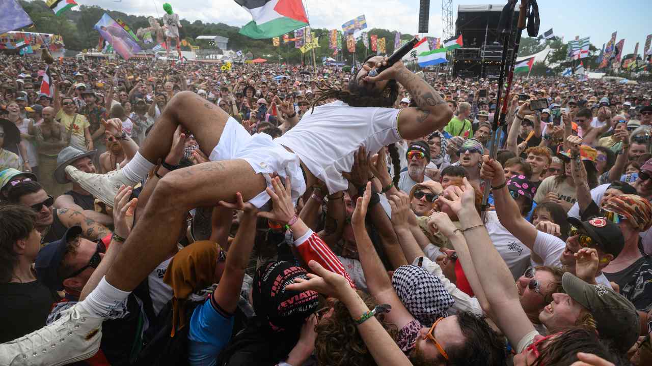 Bobby Vylan led crowds at the festivalâs West Holts Stage in chants of âfree, free Palestineâ and âdeath, death to the IDFâ