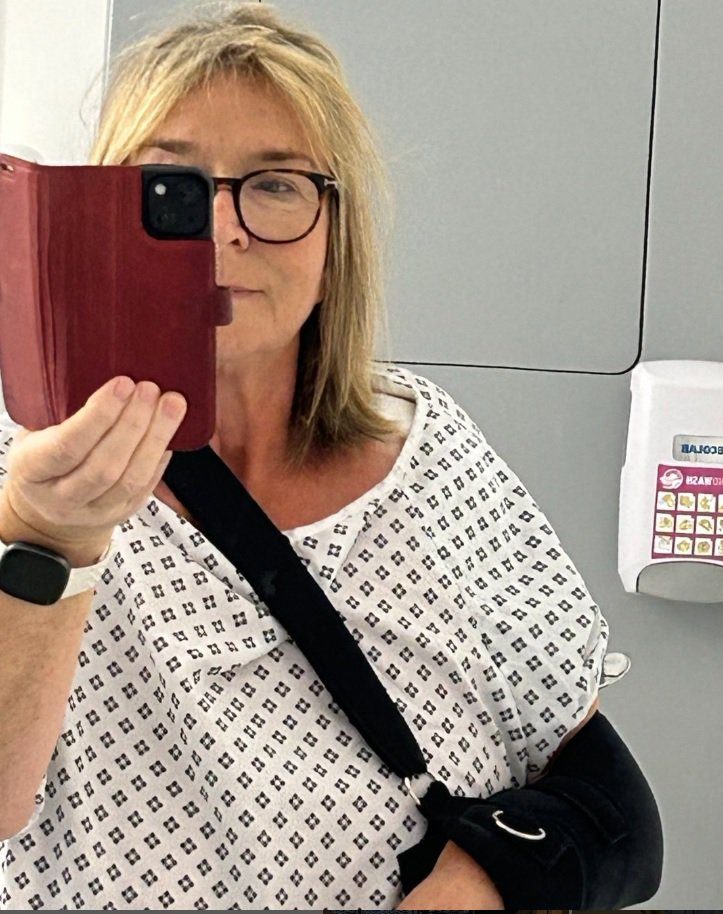 Fern Britton following her shoulder surgery in October 2023 Image taken from Instagram https://www.instagram.com/fernbritton/