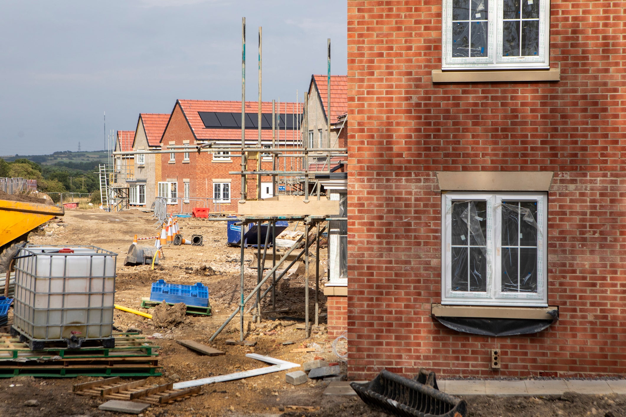 The colleges will train 40,000 construction workers