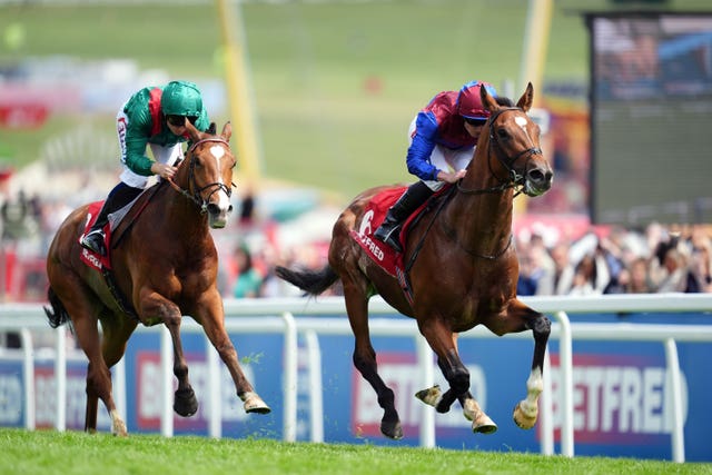 Jan Brueghel (right) denies Calandagan in the Coronation Cup at Epsom
