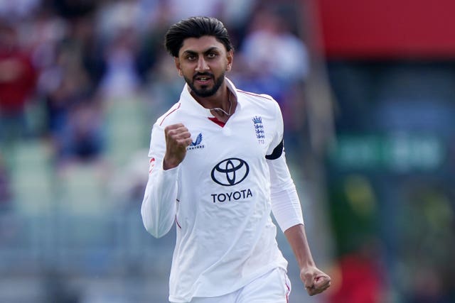 Shoaib Bashir toiled for two late wickets