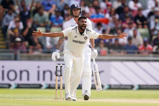 Mohammed Siraj claimed six for 70