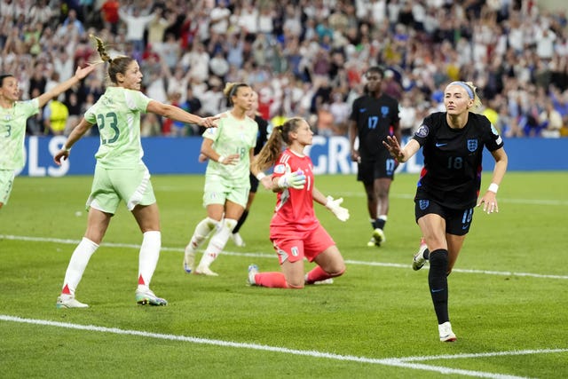 Chloe Kelly celebrating