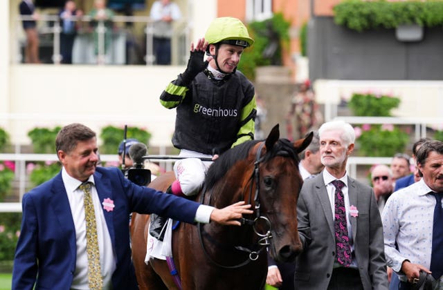 Oisin Murphy returns victorious aboard Fitzella