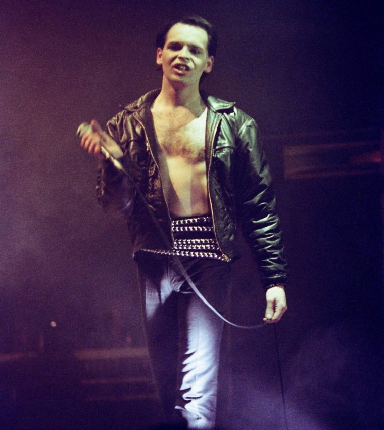 LONDON, UNITED KINGDOM - APRIL 26: Gary Numan performs on stage at Wembley Arena on April 26th, 1981 in London, England. (Photo by Pete Still/Redferns)