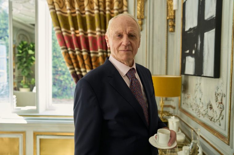 Aaron Cross (ALAN DALE )