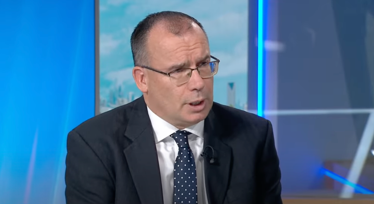 Business minister Gareth Thomas denied the government may be in breach of international law over its promise to recognise Palestine