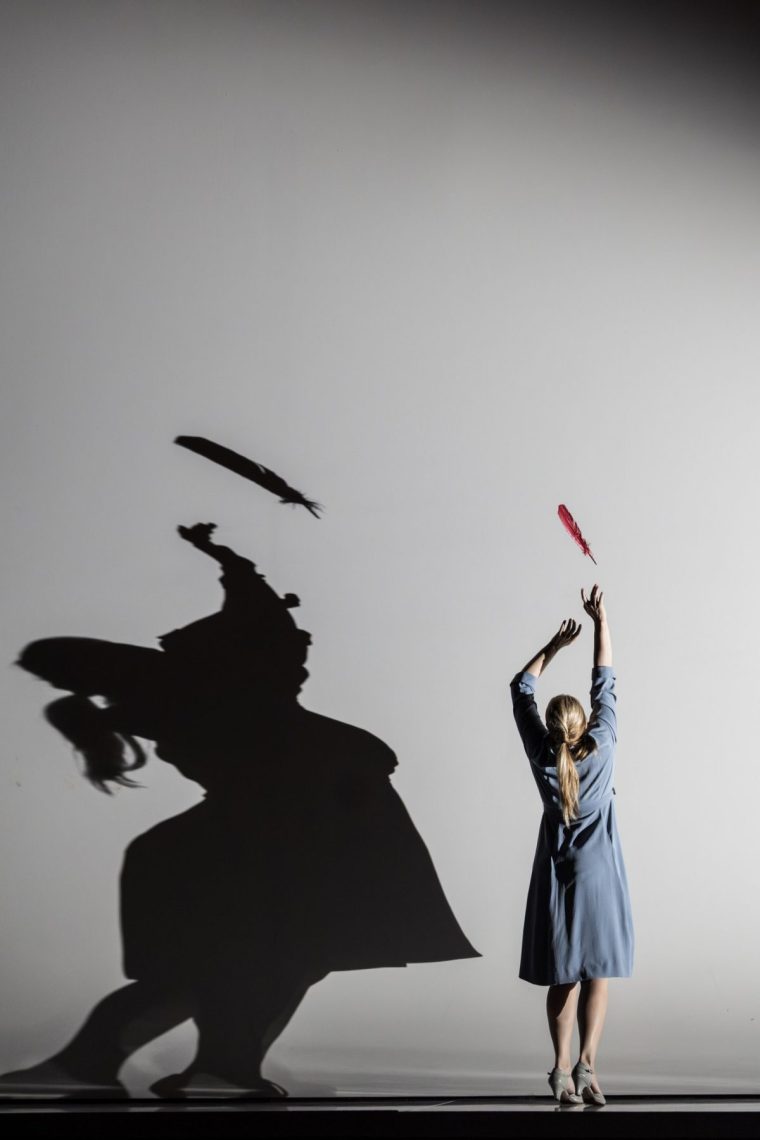 Kat'a Kabanova at Glyndebourne, July 2025. Revival directed by Eleonora Gravagnola, conducted by Robin Ticciati. Katerina Knezikova as Kat'a. K??a Kabanov? Kata Kabanova Glyndebourne Credit ? Glyndebourne Productions Ltd. Photo: Marc Brenner Image via luke.batchelor@glyndebourne.com