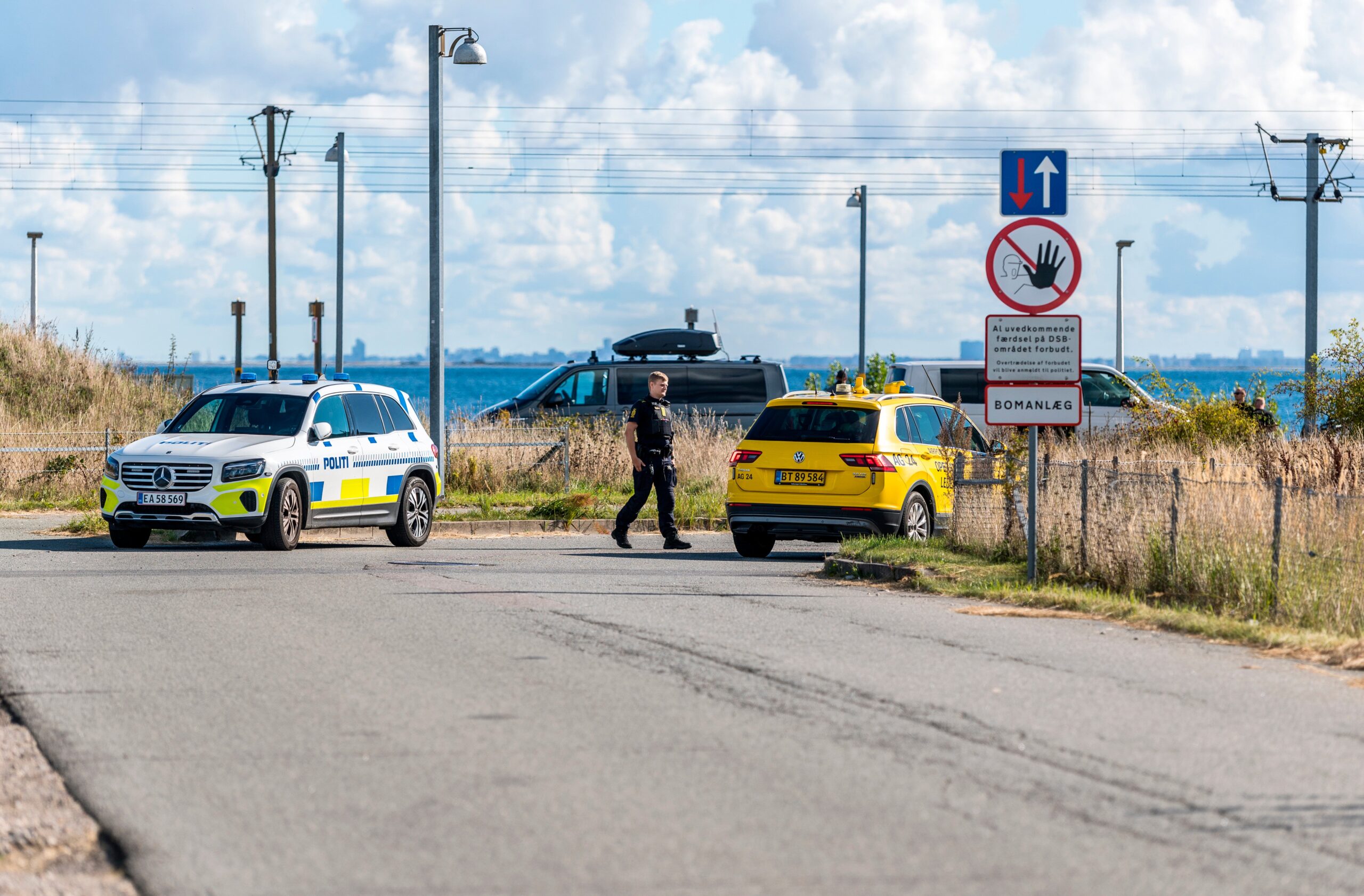 Danish police and Danish Security and Intelligence Service (PET) are present at DSB on Kystvejen by Copenhagen airport after drones flew over Copenhagen Airport
