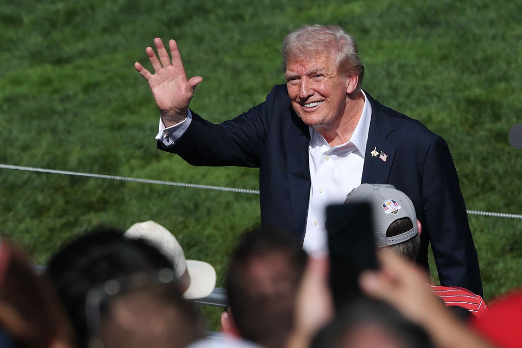 Kraus called President Donald Trump a âlunatic zionist waving a gun in everyones faceâ in a 2020 interview