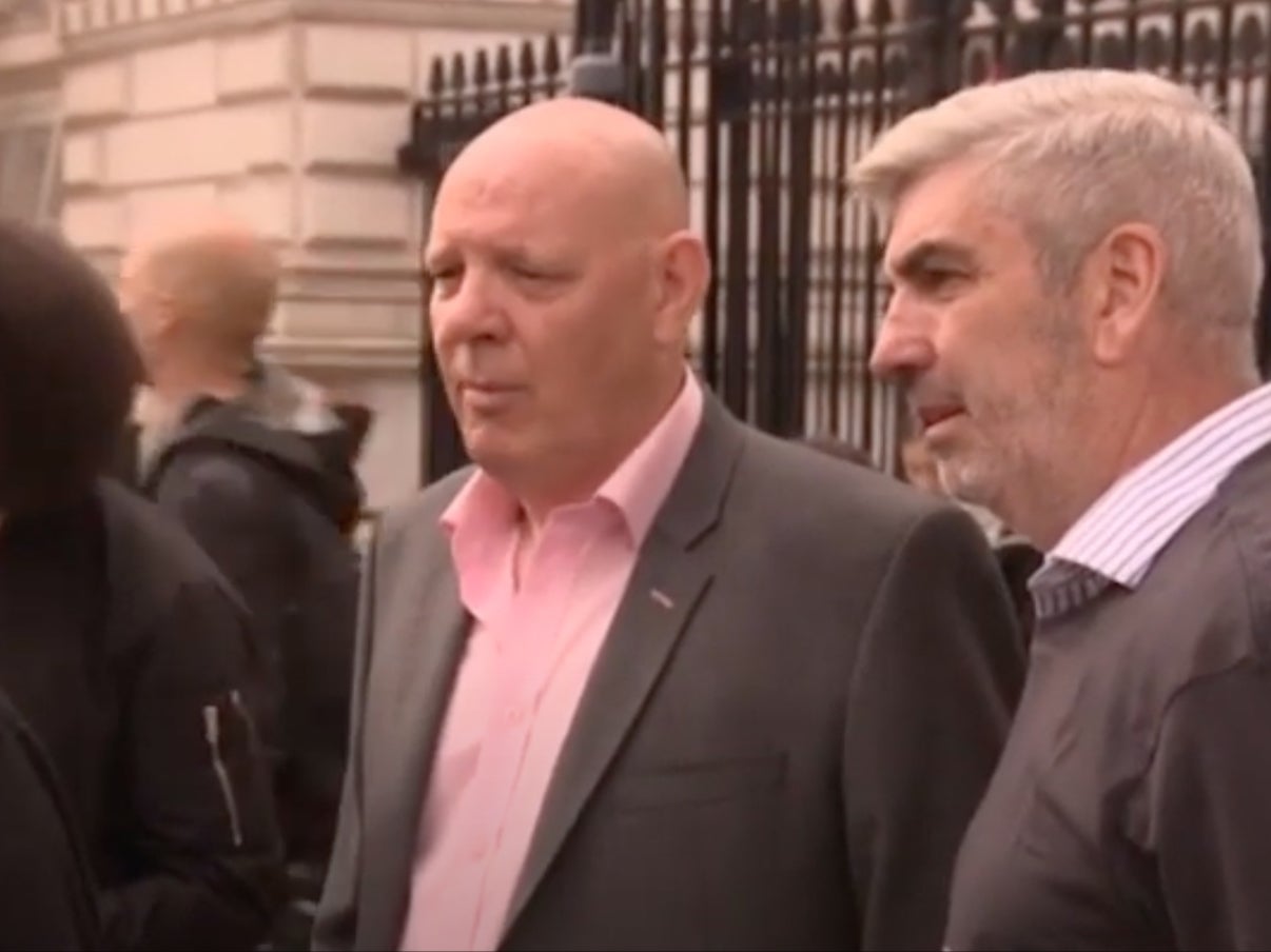 Tim Darby (centre) believes the wrong man is in prison for his brother Robert’s murder