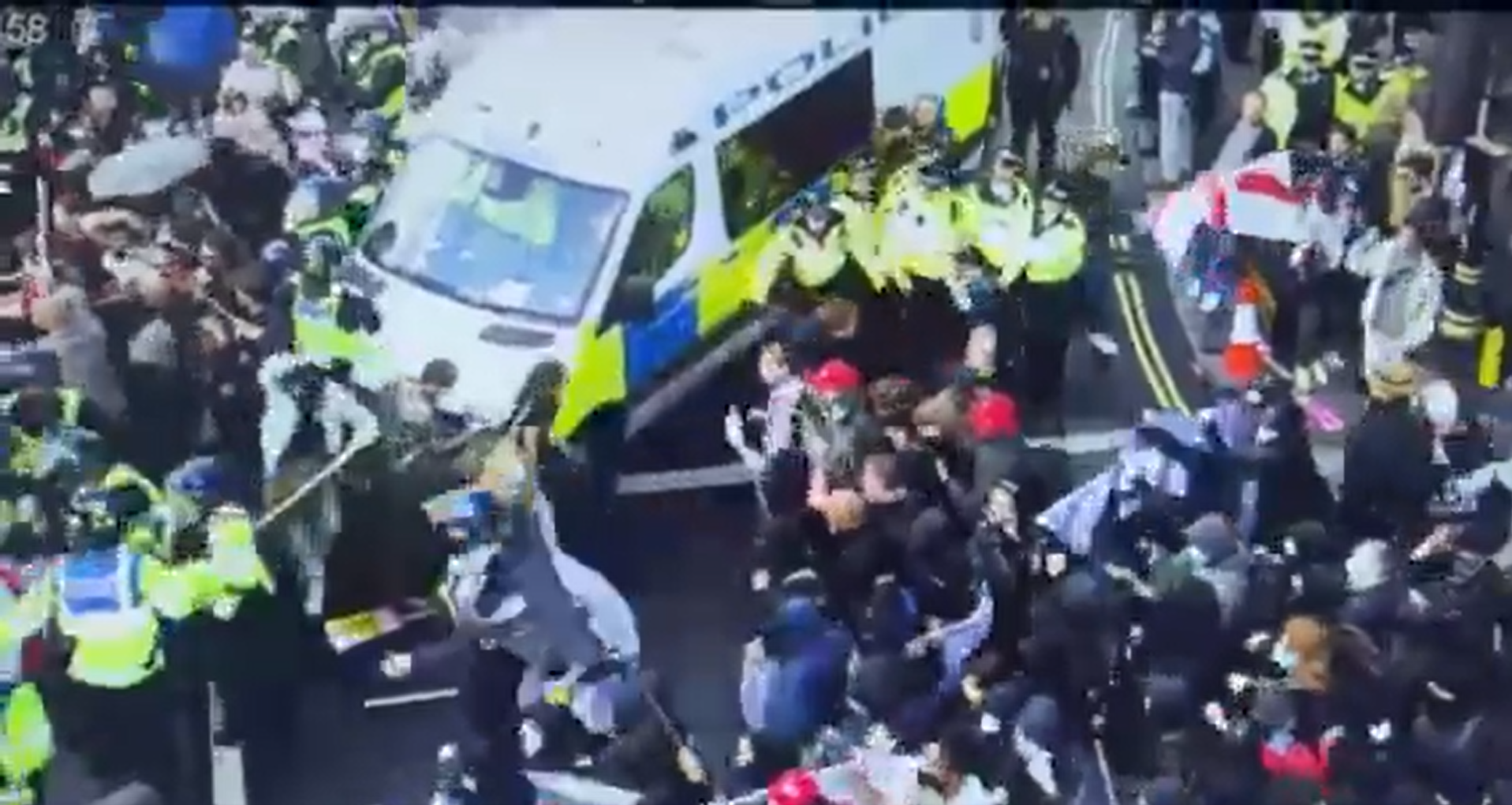 Footage from the Metropolitan Police shows police officers preventing a crowd of ‘Unite the Kingdom’ protesters trying to access ‘sterile’ areas