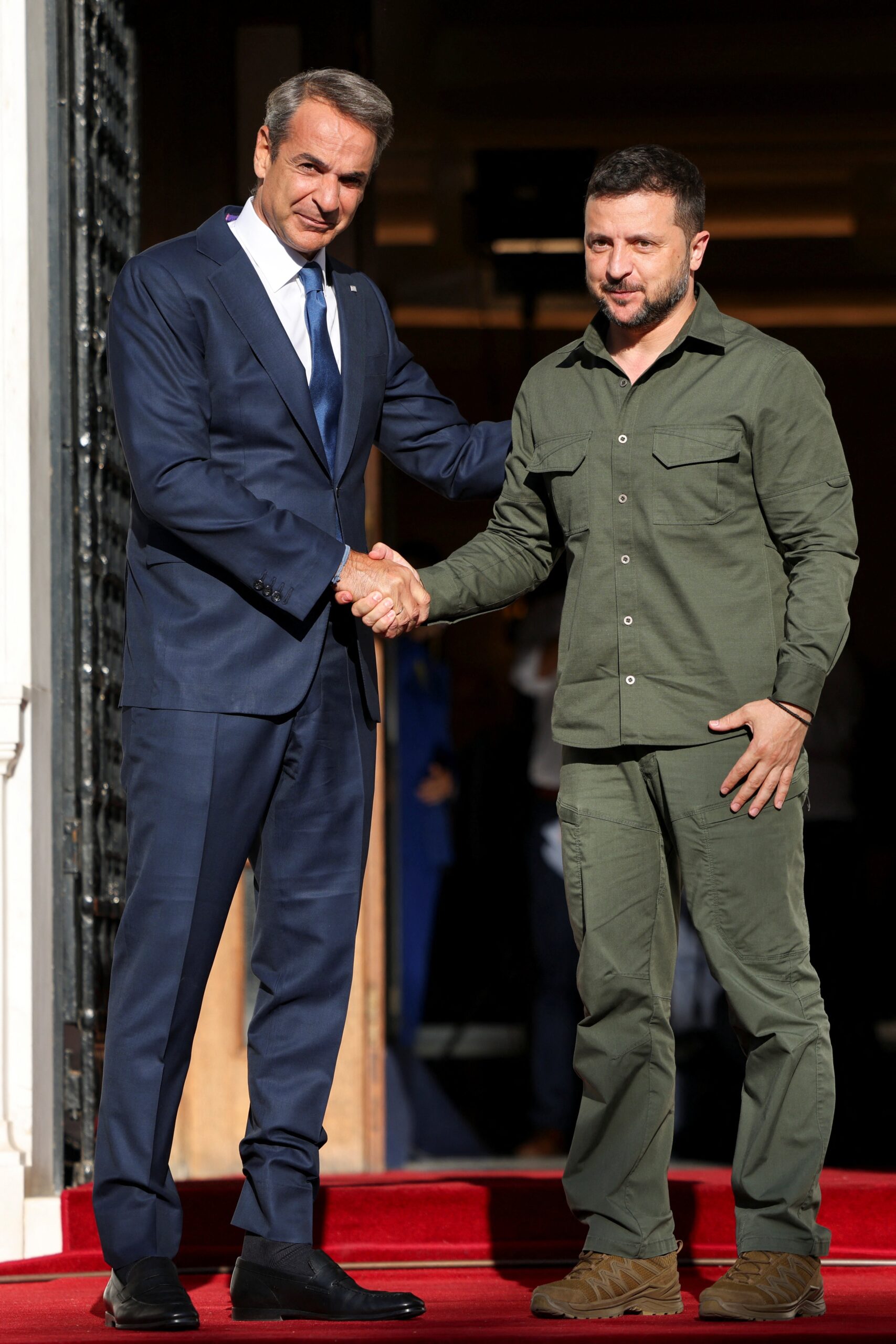 Greek Prime Minister Kyriakos Mitsotakis and Ukrainian President Volodymyr Zelensky