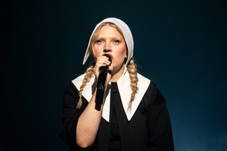 The costumes in Self Esteem's live show reference 'A Handmaid's Tale' (Photo: Aaron Parsons)