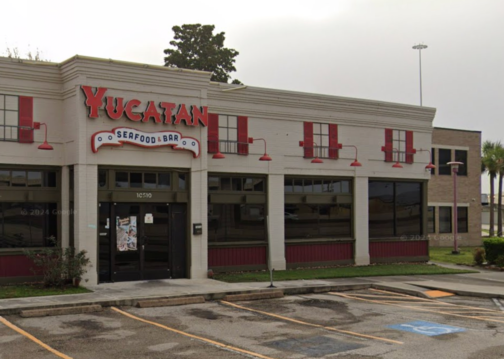 According to Houston police, the man had been having car trouble near the restaurant, Mariscos Yucatan, in northwest Houston. He began banging on the door, hoping someone would come to help