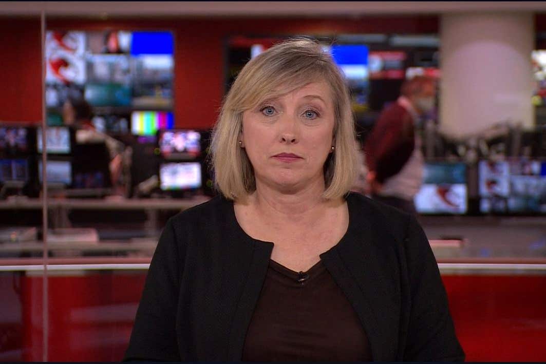 The incident occurred as Martine Croxall altered the script to a news item on BBC News