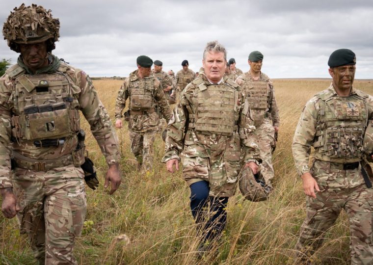 Labour leader Sir Keir Starmer meets British soldiers at Salisbury Plain in Wiltshire where he saw Ukranian soldiers being trained by the army as part of Operation Interflux. Picture date: Wednesday August 24, 2022. PA Photo. See PA story POLITICS Labour. Photo credit should read: Stefan Rousseau/PA Wire