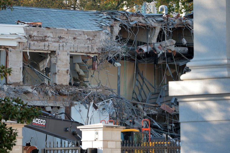 WASHINGTON, DC - OCTOBER 20: The facade of the East Wing of the White House is demolished by work crews on October 20, 2025 in Washington, DC. The demolition is part of U.S. President Donald Trump's plan to build a ballroom reportedly costing $250 million on the eastern side of the White House. (Photo by Kevin Dietsch/Getty Images)