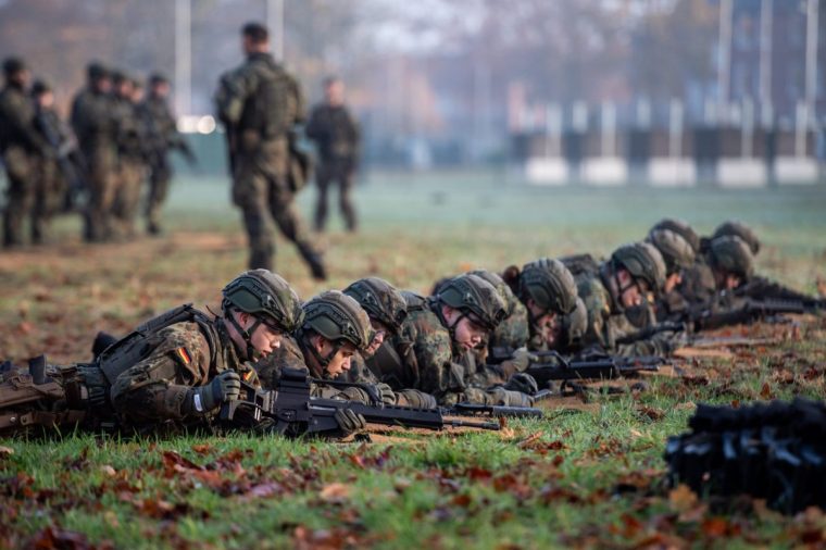 MUENSTER, GERMANY - NOVEMBER 10: Recruitees of the Bundeswehr's 2nd Homeland Security Regiment during training on November 10, 2025 in Muenster, Germany. Homeland Security units, in German called Heimatschutz, are volunteer units tasked with domestic duties like manning checkpoints and guarding critical infrastructure during times of war. (Photo by Hesham Elsherif/Getty Images)