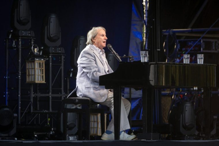 MAGDEBURG, GERMANY - AUGUST 14: (EXCLUSIVE COVERAGE) Irish singer Chris de Burgh performs live on stage during a concert at the Elbauenpark on August 14, 2025 in Magdeburg, Germany. (Photo by Frank Hoensch/Redferns)