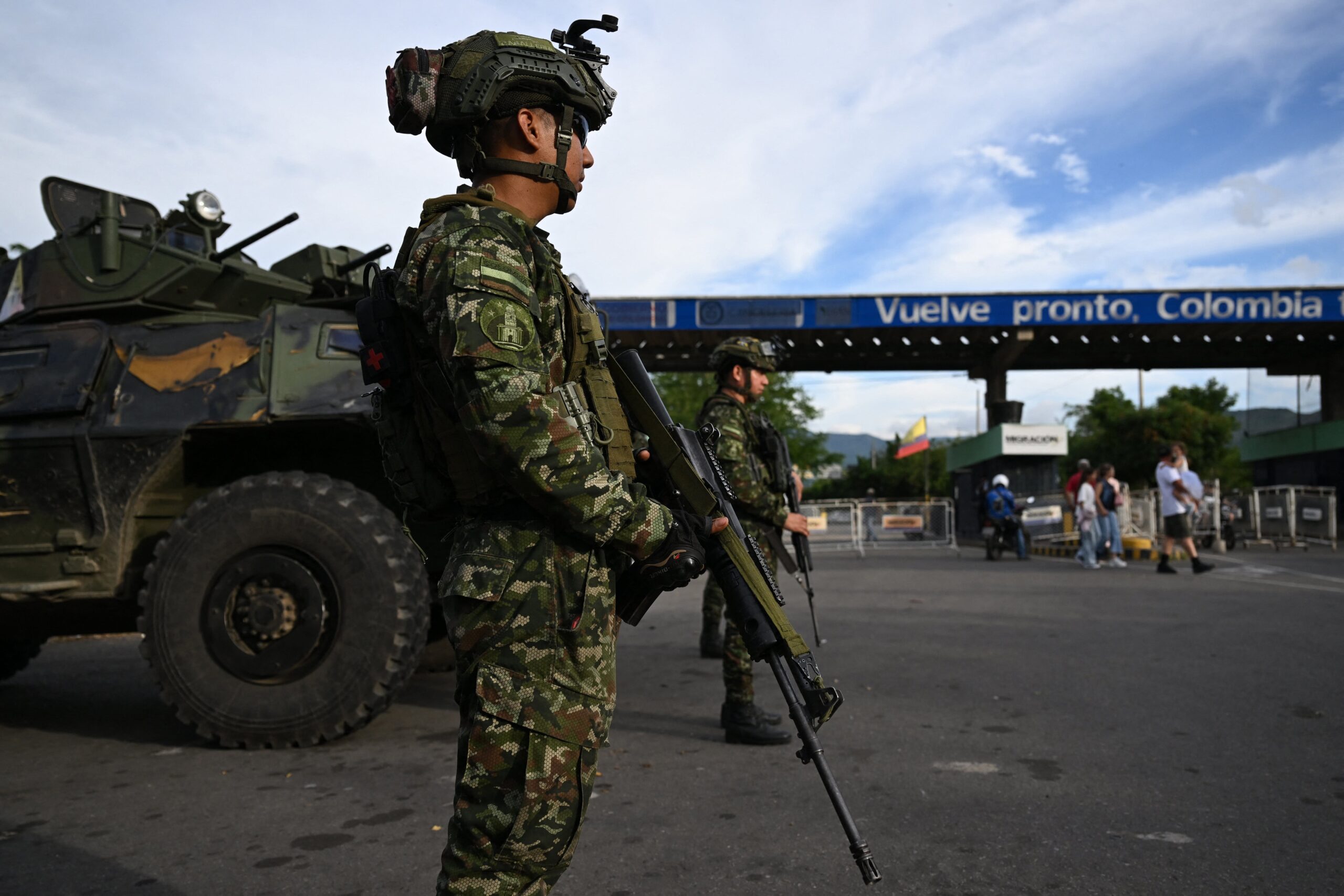 Any attempt to change the status quo in Venezuela will be met with fierce resistance by Colombian armed groups